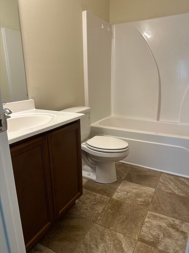 Building Photo - 2421