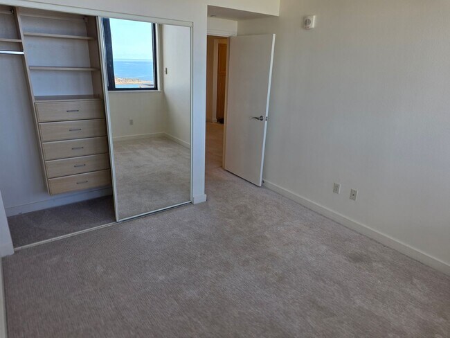 Building Photo - Immaculate Contemporary Living in Kaka‘ako- 2 bedroom, 2 bathroom, 2 covered parking stall, and I...