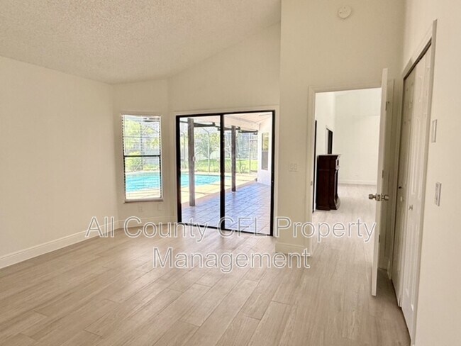 Building Photo - 553 Walnut Grove Pl