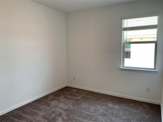 Building Photo - 513 Peel St