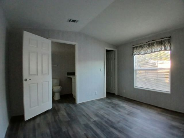 Building Photo - 1631 Semon Dr