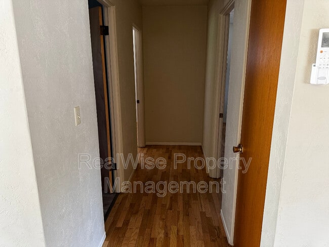 Building Photo - 660 Lit Way
