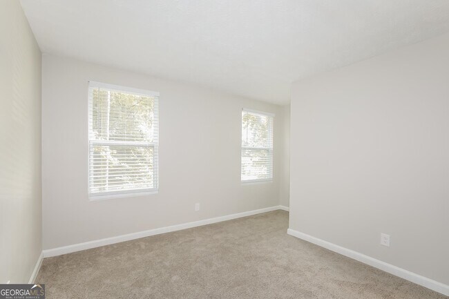 Building Photo - 694 Stoneside Dr