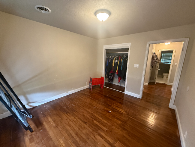 Building Photo - 801 Pecan St