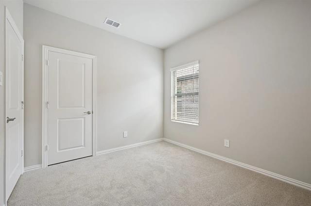 Building Photo - 524 Clover Crk Dr