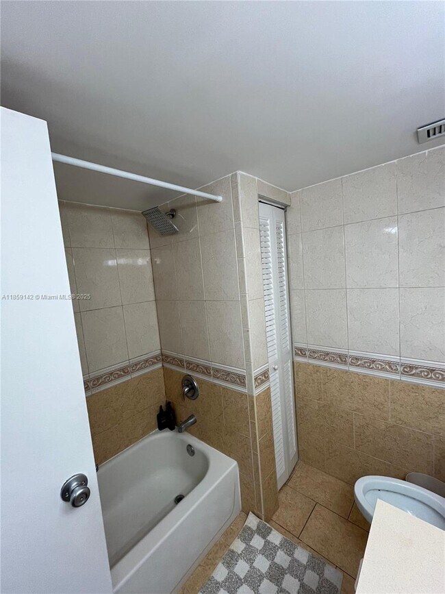 Building Photo - 13499 Biscayne Blvd