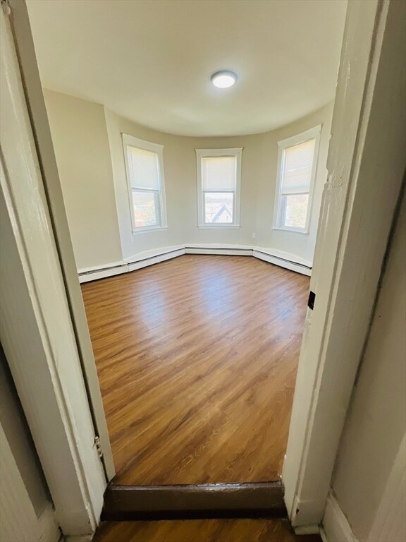 Building Photo - 526 Western Ave