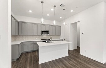 Building Photo - 1064 Old Rosebud Dr