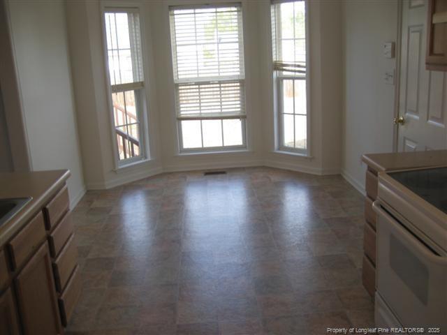 Building Photo - 125 Mosswood Dr