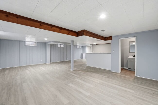 Building Photo - 152 Crestwood Dr