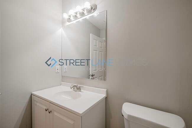 Building Photo - NOW OFFERING $250 OFF FIRST FULL MONTH IF ...