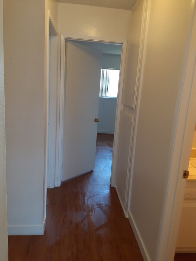 Building Photo - 112 S Delano St