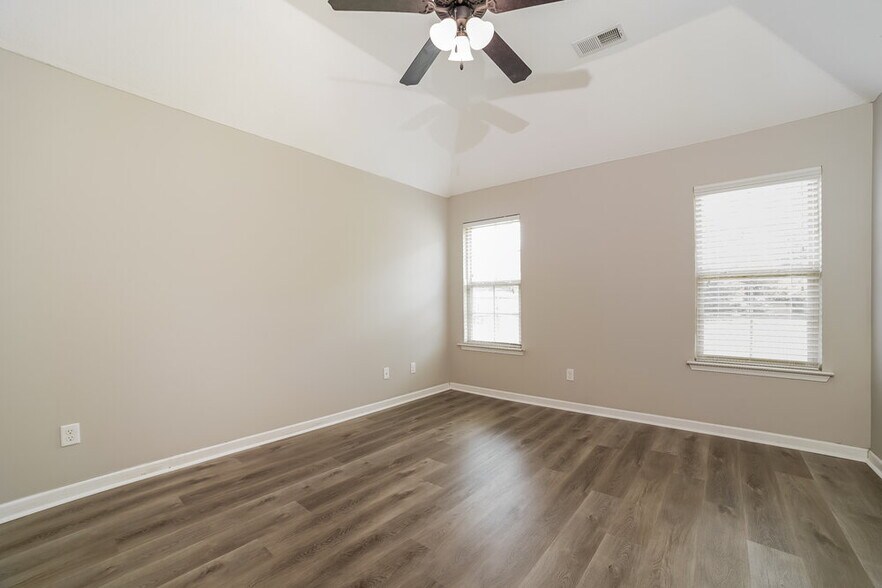 Building Photo - 4721 Shinault Ln