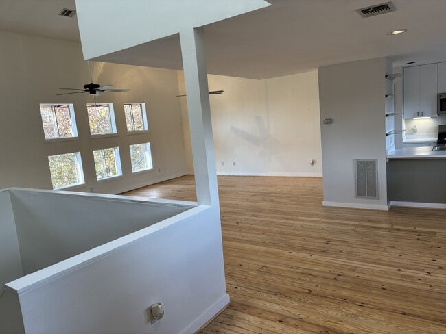 Building Photo - 2909 Albany St