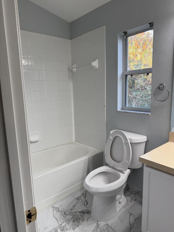 Building Photo - 9832 Carlsdale Dr