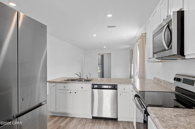 Building Photo - 56 Silverthorn St