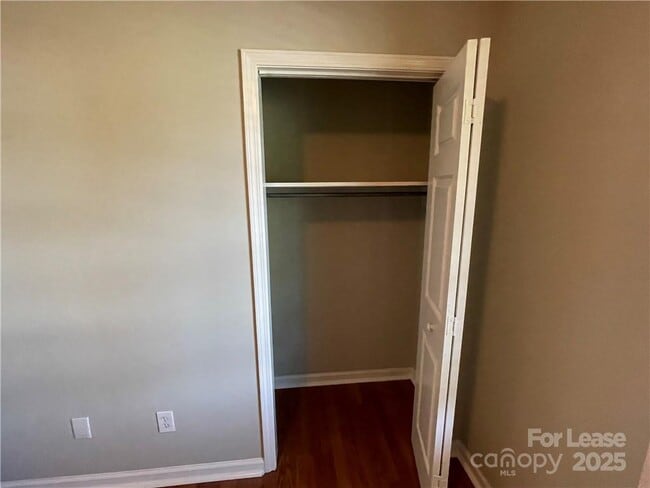 Building Photo - 2474 Oak Valley Ln