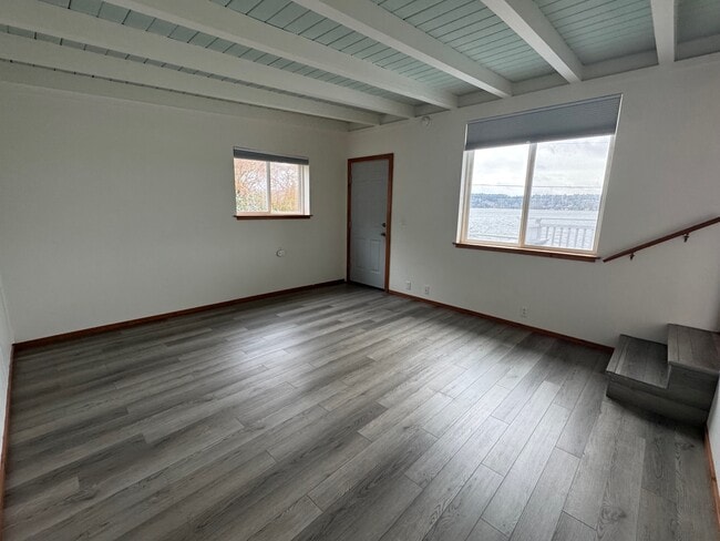 Building Photo - 24103 Vashon Hwy SW