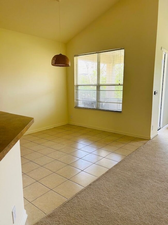 Building Photo - VICTORIA PARK 2-Story - 4 bedroom 2.5 bath 2 car garage AVAILABLE NOW - contact Karen Guardino, R...