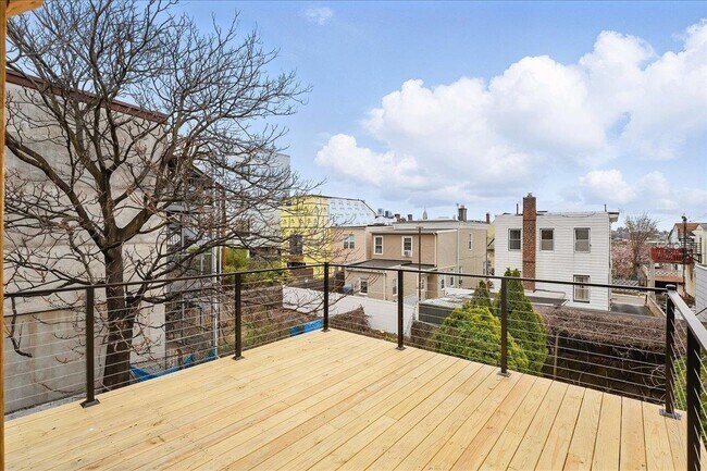 Building Photo - 608 Palisade Ave