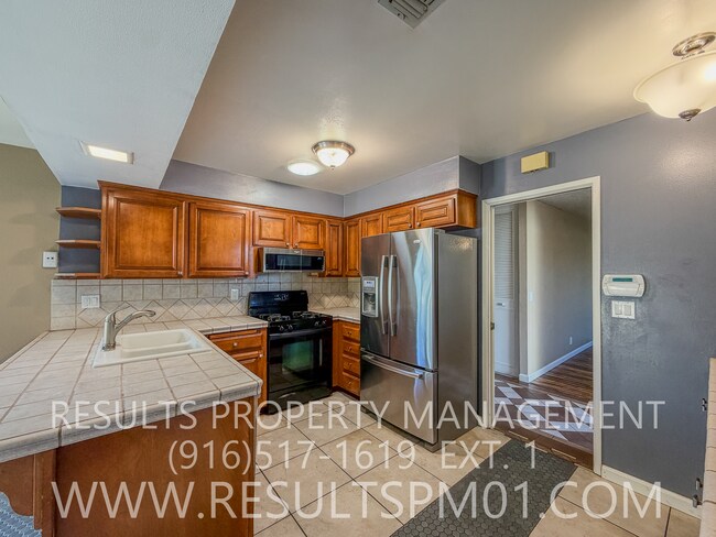 Building Photo - Make this your Home! 4 bedroom in North Highlands