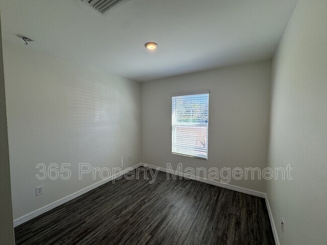 Building Photo - 1195 Highlands Rd