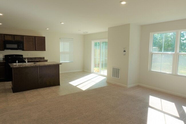 Building Photo - 1025 Joseph Ct