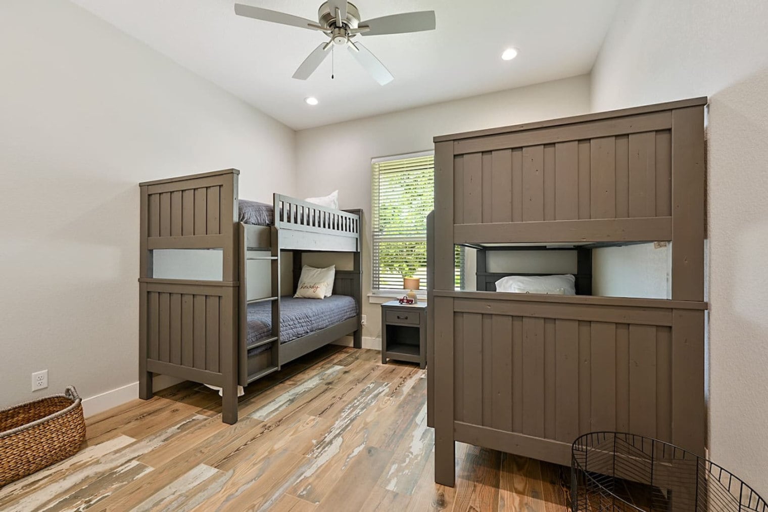 Building Photo - 105 Anderson St