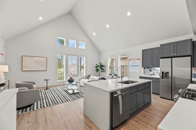 Building Photo - 1042 Homer St