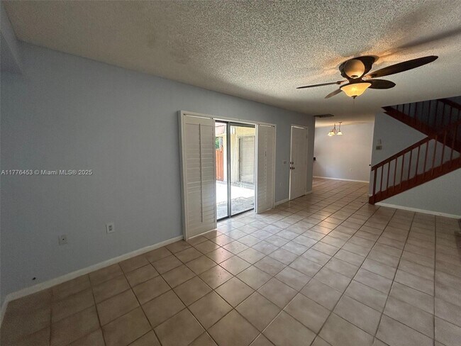 Building Photo - 409 Live Oak Ln