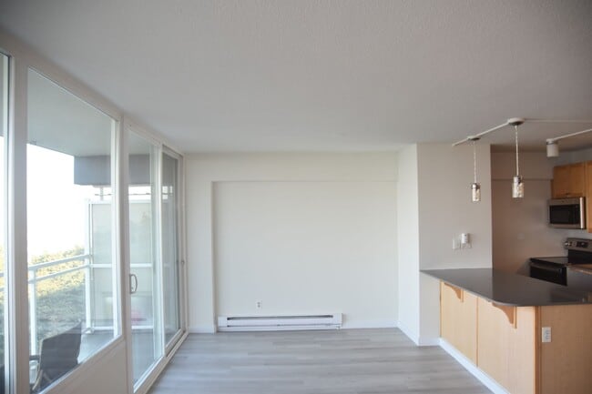 Building Photo - Sky Terrace 2 Bedroom 1.5 Bath Condo with ...
