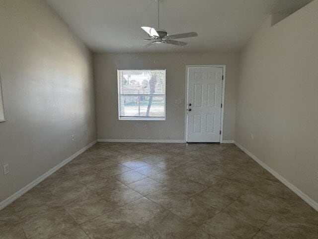 Building Photo - Spacious 2-Bed, 2-Bath Home in Venice with...
