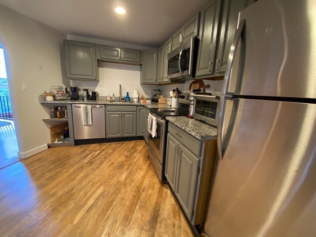 Building Photo - 103 Charter St