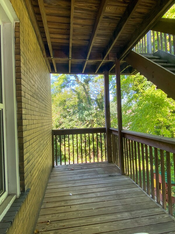 Building Photo - 1535 Fallowfield Ave