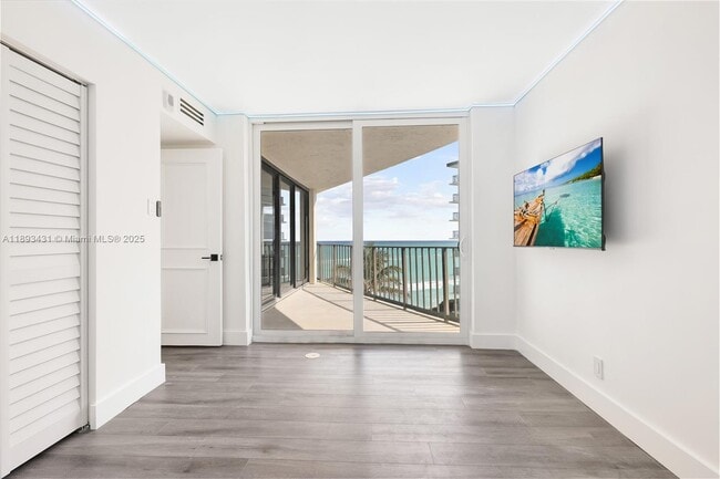 Building Photo - 5420 N Ocean Dr