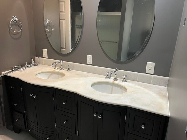 Building Photo - 807 Clinkscales Rd