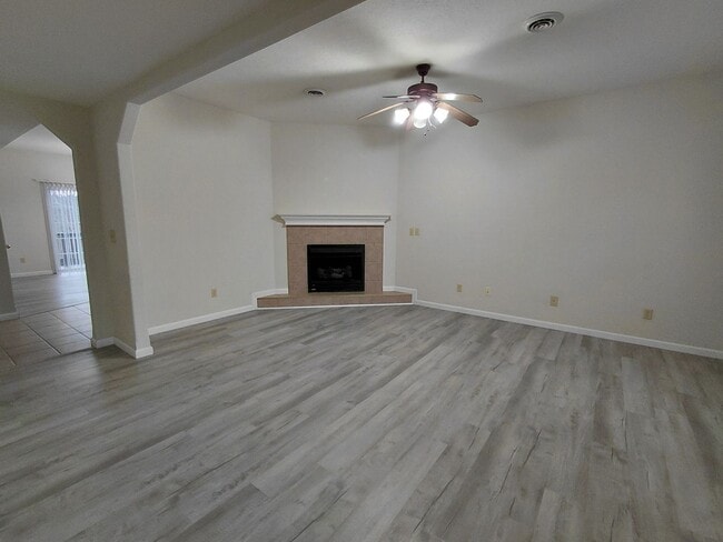 Building Photo - 344 Carmel Valley Way