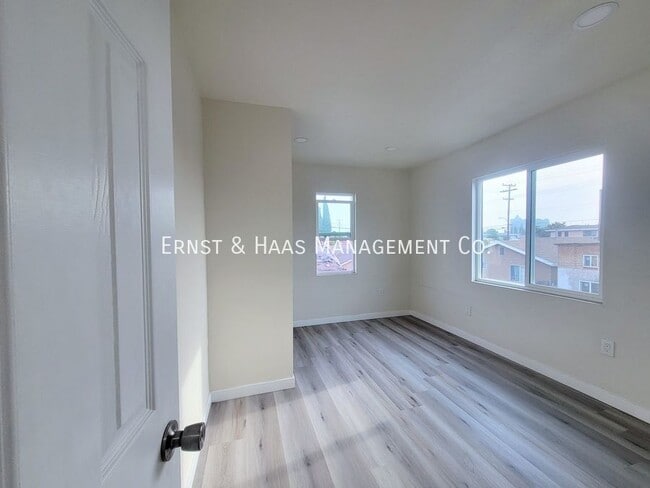 Building Photo - 3311 C Platt Ave