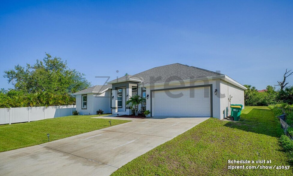 Building Photo - 15329 Aldama Cir