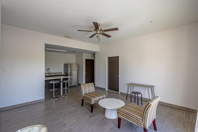 Building Photo - 502 Shiloh Dr