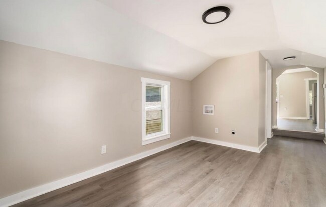 Building Photo - 118 S Walnut St