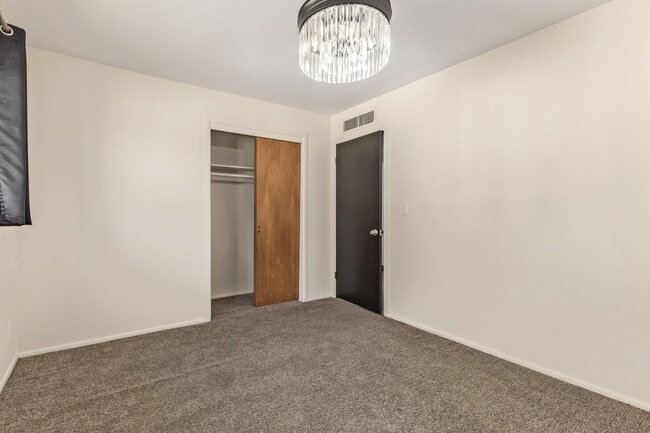 Building Photo - 7733 N 60th Ave