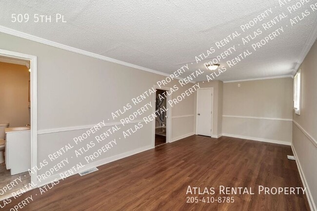 Building Photo - 509 5th St