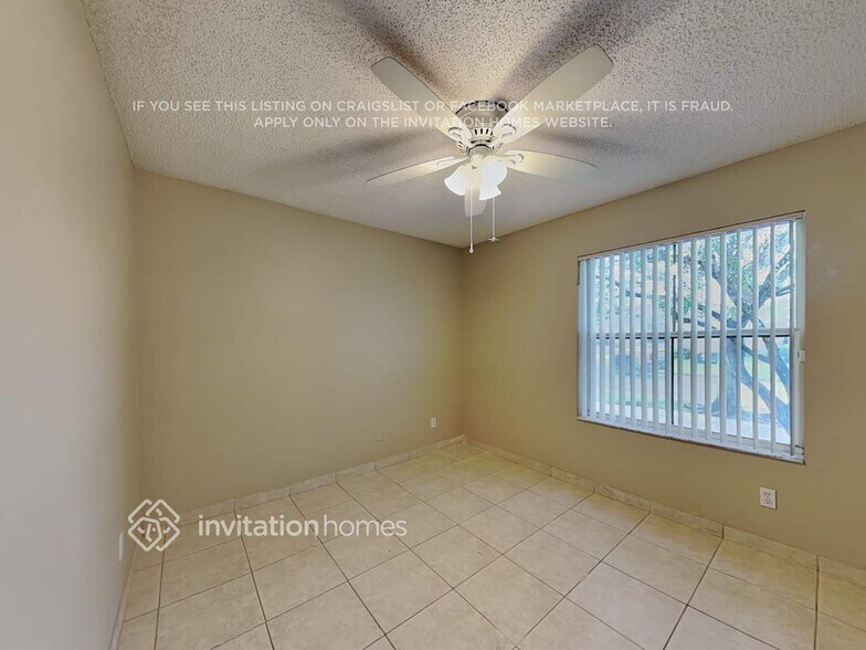 Building Photo - 7333 NW 1st Manor