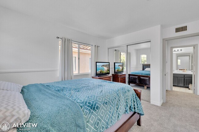 Building Photo - Resort-Style Living in Gated Emerald Heights | 5BR + Loft Home with Views