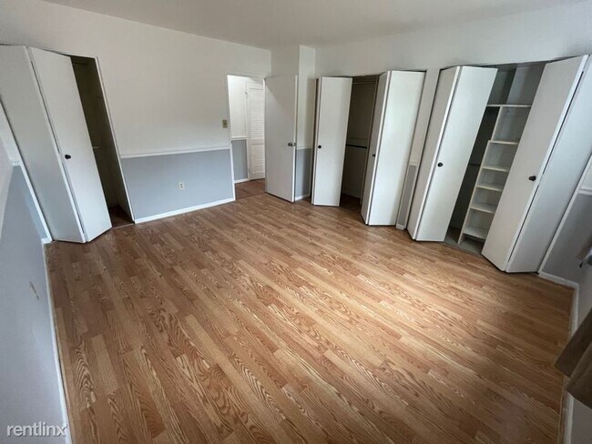 Building Photo - 1 br, 1 bath Condo - 9718 kingsbridge drive