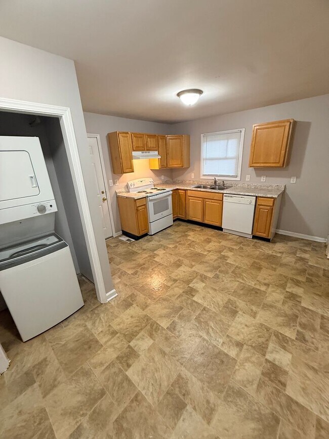 Building Photo - Eagledale - 3 BR home