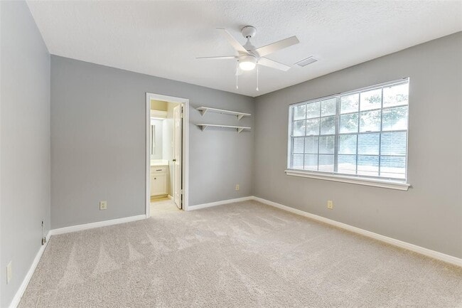 Building Photo - 16019 Stratton Park Dr