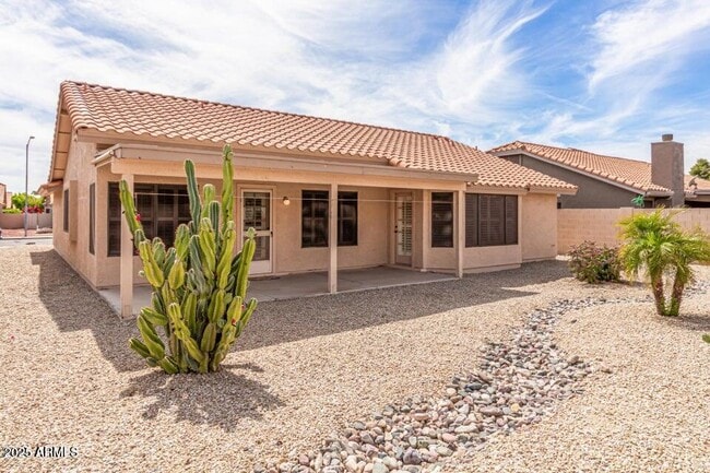 Building Photo - 9136 W Sequoia Dr