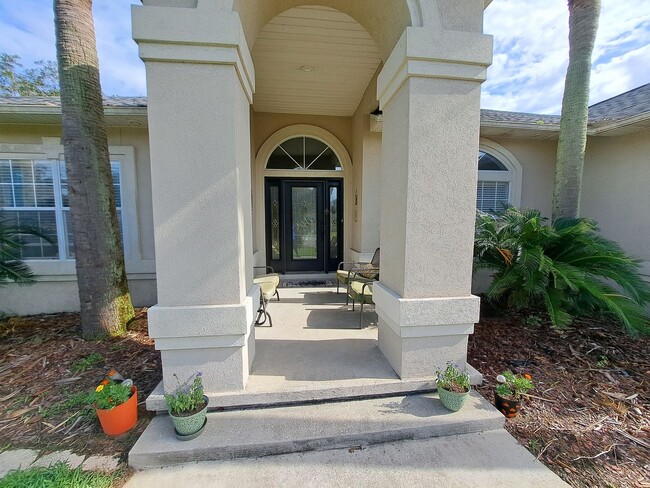 Building Photo - 4BR/3BA Furnished Home with Pool